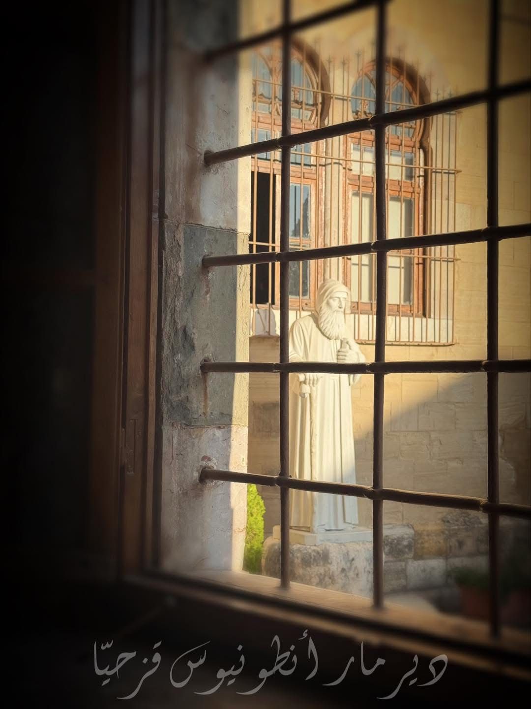 تمثال القدّيس